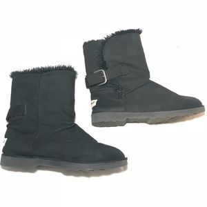 Black Fuzzy Winter Boots with Buckle Size 6.5